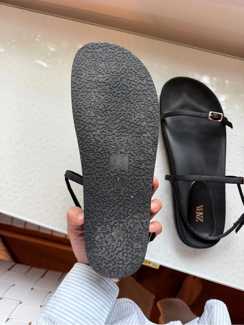 Zara Black Minimalist Buckle Sandals - Picture 3 of 3